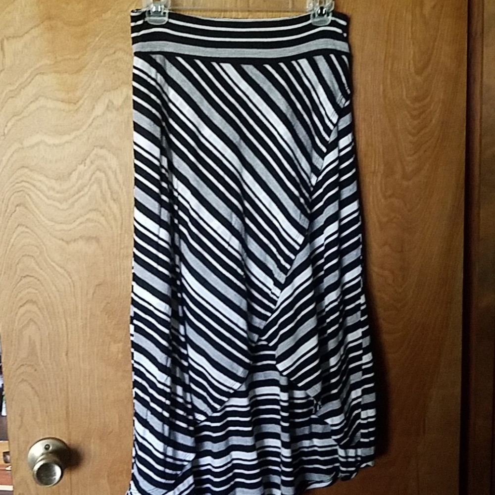 💥MOVING SALE💥 Striped High-Low Midi Skirt